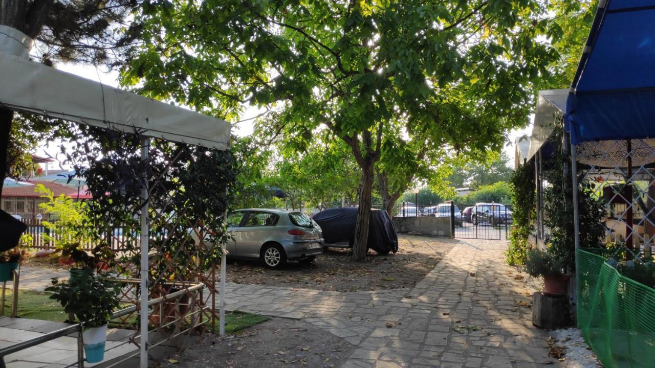 Camping Mitikas And Bungalows Plaka Litochorou Exterior photo